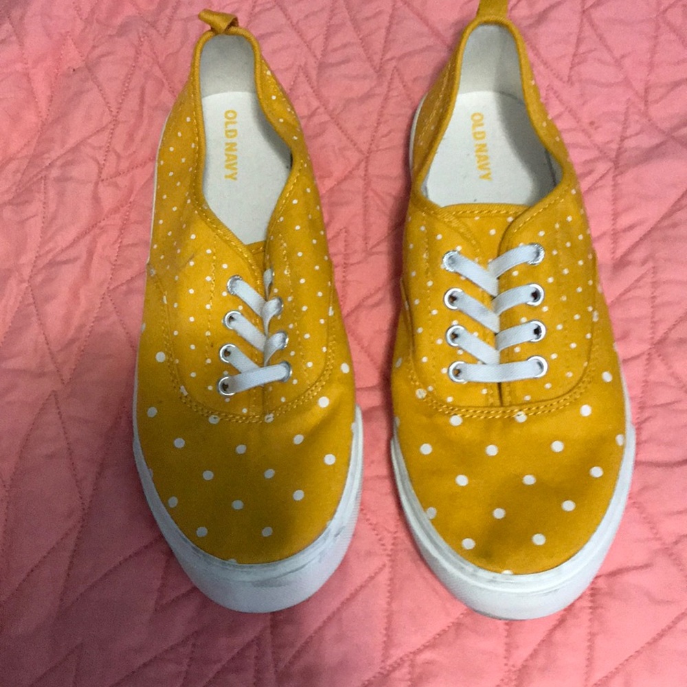 Old Navy girls sneakers.